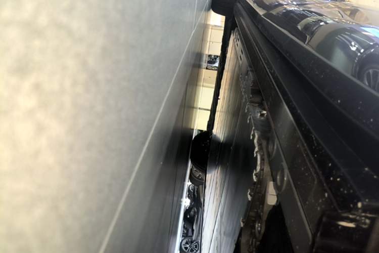 Used Nio ES8 2026 Model 6-seat Executive Luxury Edition Left Side Sill