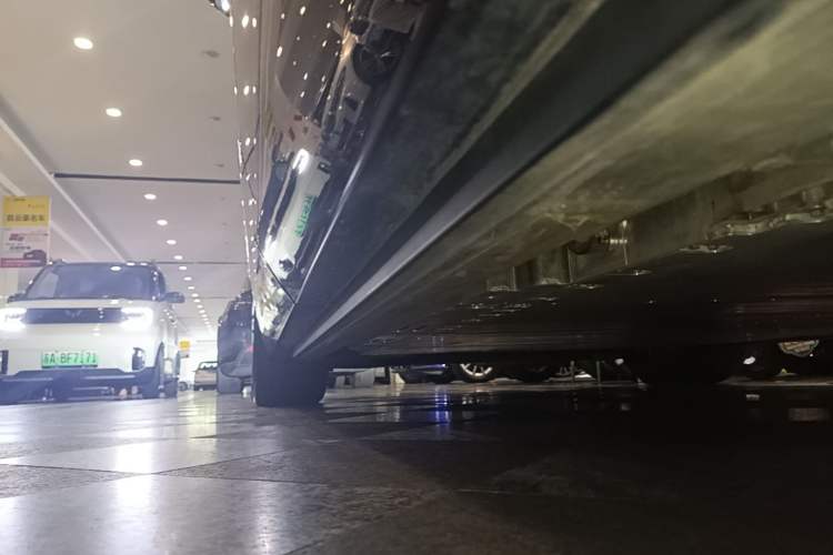 Used Nio ES8 2026 Model 7-seat Executive Luxury Edition Left Side Sill