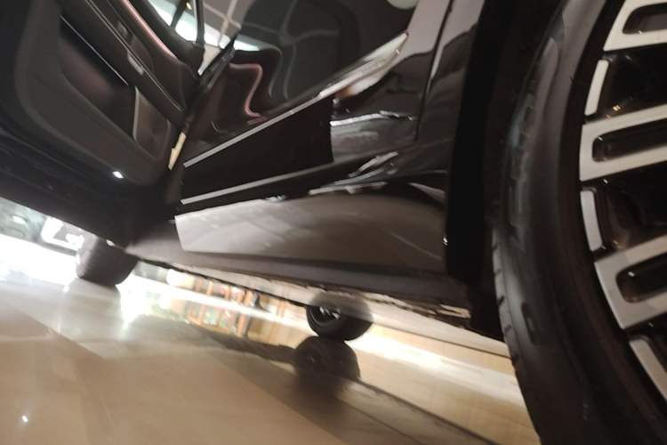 Used Nio ES8 2026 Model 6-seat Executive Luxury Edition Left Side Sill