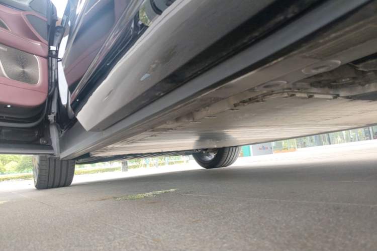 Used Nio ES8 2026 Model 6-seat Executive Signature Edition Left Side Sill