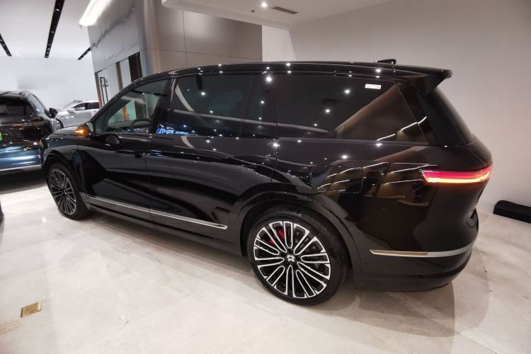 Used Nio ES8 2026 Model 6-seat Executive Signature Edition Rear Left 45 Deg