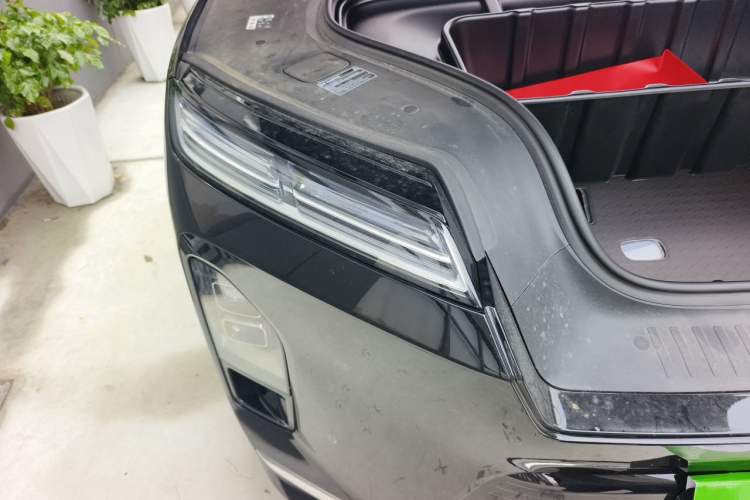 Used Nio ES8 2026 Model 6-seat Executive Signature Edition Right Front Headlight