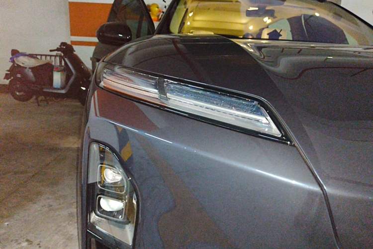 Used Nio ES8 2026 Model 6-seat Executive Luxury Edition Right Front Headlight