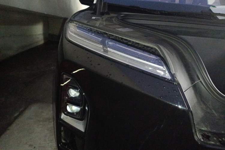 Used Nio ES8 2026 Model 6-seat Executive Signature Edition Right Front Headlight