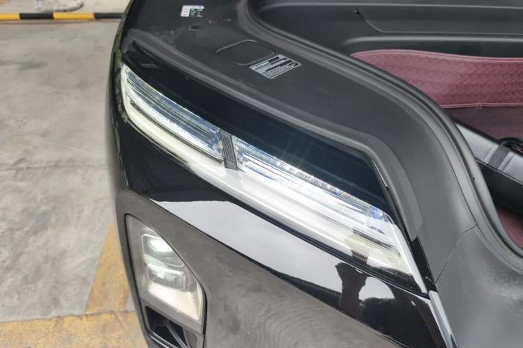 Used Nio ES8 2026 Model 6-seat Executive Signature Edition Right Front Headlight