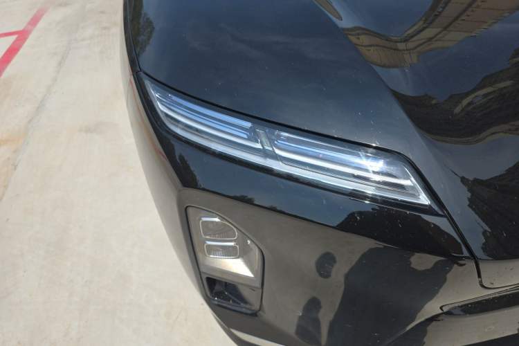 Used Nio ES8 2026 Model 6-seat Executive Luxury Edition Right Front Headlight