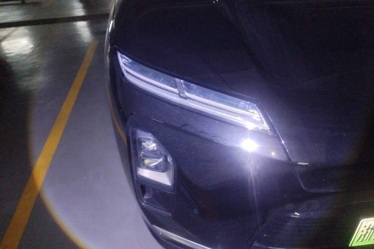 Used Nio ES8 2026 Model 6-seat Executive Signature Edition Right Front Headlight