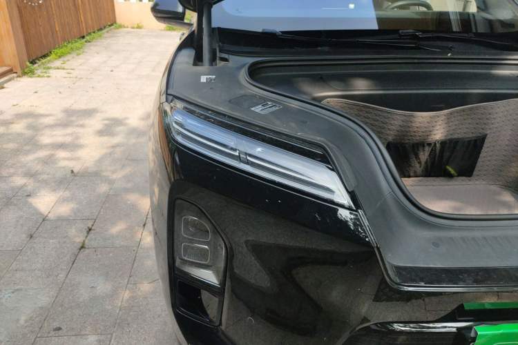 Used Nio ES8 2026 Model 6-seat Executive Luxury Edition Right Front Headlight