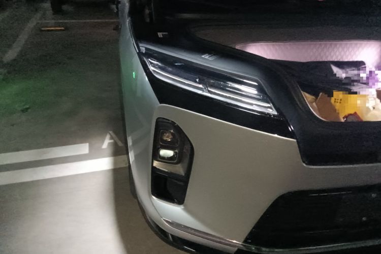 Used Nio ES8 2026 Model 6-seat Executive Luxury Edition Right Front Headlight