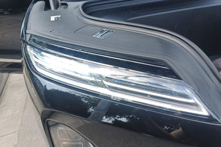 Used Nio ES8 2026 Model 6-seat Executive Luxury Edition Right Front Headlight
