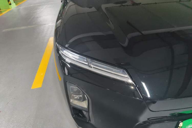 Used Nio ES8 2026 Model 6-seat Executive Luxury Edition Right Front Headlight
