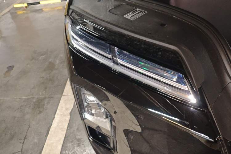 Used Nio ES8 2026 Model 6-seat Executive Signature Edition Right Front Headlight
