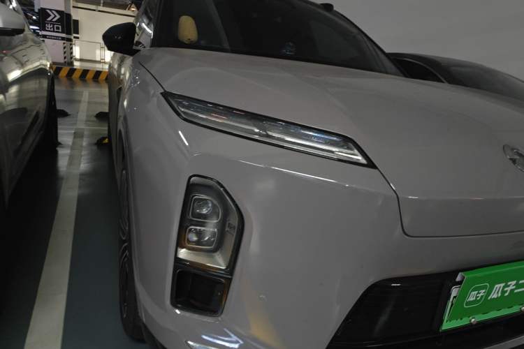 Used Nio ES8 2026 Model 6-seat Executive Signature Edition Right Front Headlight