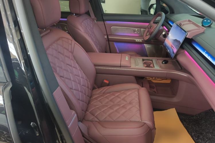 Used Nio ES8 2026 Model 6-seat Executive Luxury Edition Right Front Seat
