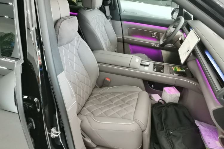 Used Nio ES8 2026 Model 6-seat Executive Luxury Edition Right Front Seat