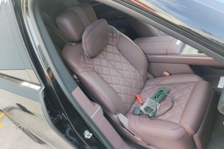 Used Nio ES8 2026 Model 6-seat Executive Luxury Edition Right Front Seat
