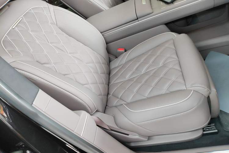Used Nio ES8 2026 Model 6-seat Executive Signature Edition Right Front Seat