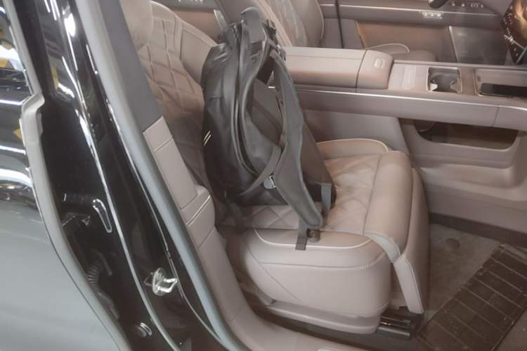 Used Nio ES8 2026 Model 6-seat Executive Signature Edition Right Front Seat