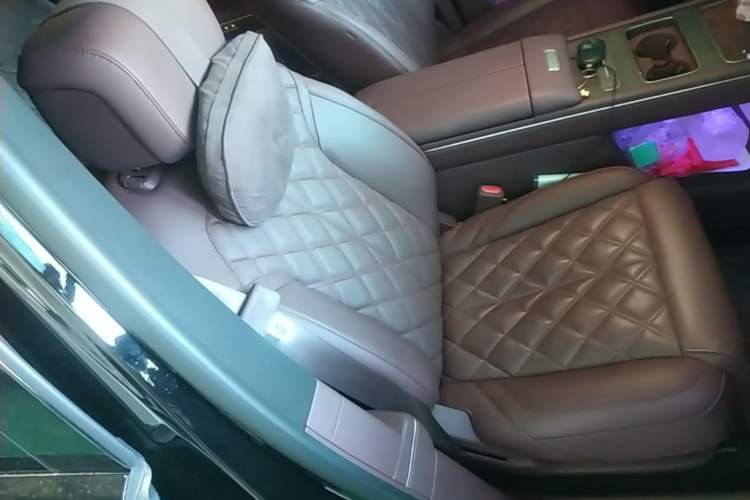 Used Nio ES8 2026 Model 6-seat Executive Luxury Edition Right Front Seat