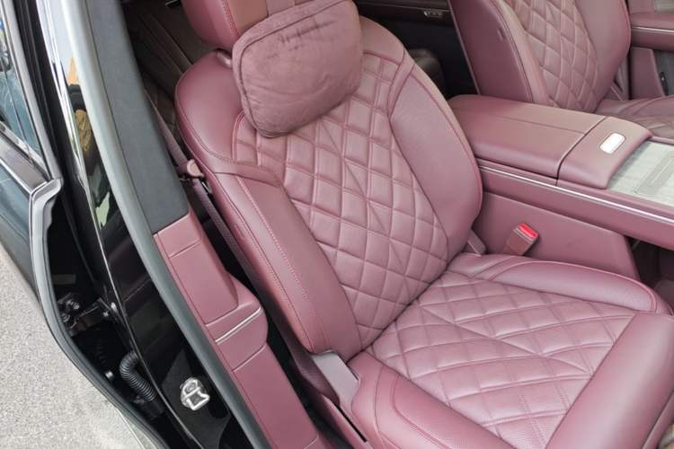Used Nio ES8 2026 Model 7-seat Executive Luxury Edition Right Front Seat