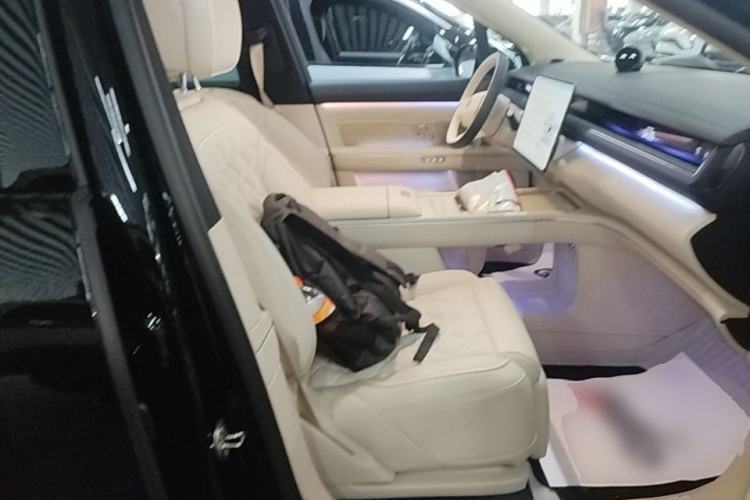 Used Nio ES8 2026 Model 6-seat Executive Luxury Edition Right Front Seat