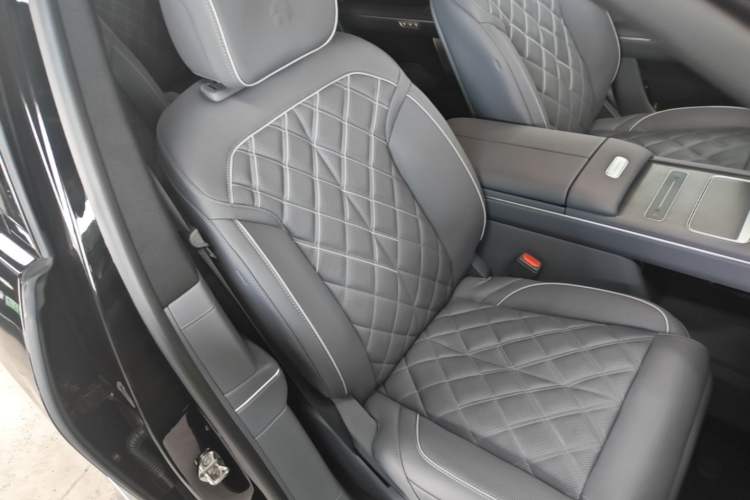 Used Nio ES8 2026 Model 6-seat Executive Luxury Edition Right Front Seat