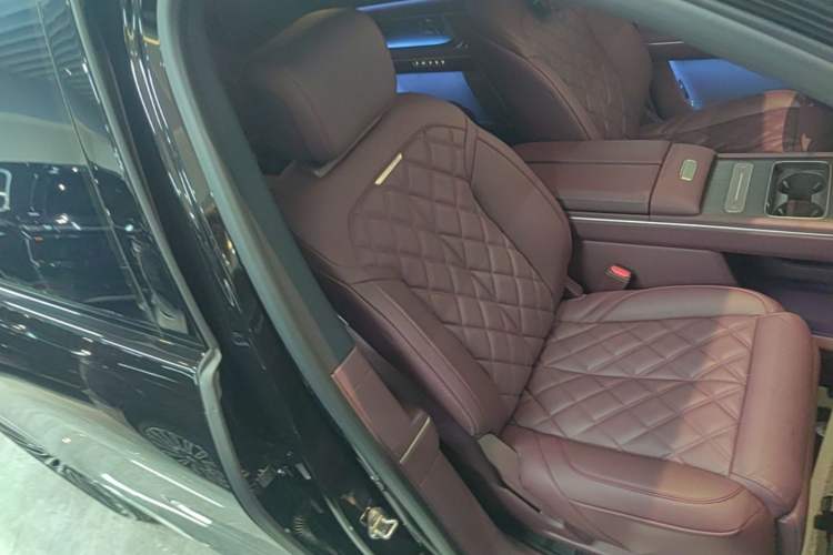 Used Nio ES8 2026 Model 6-seat Executive Signature Edition Right Front Seat