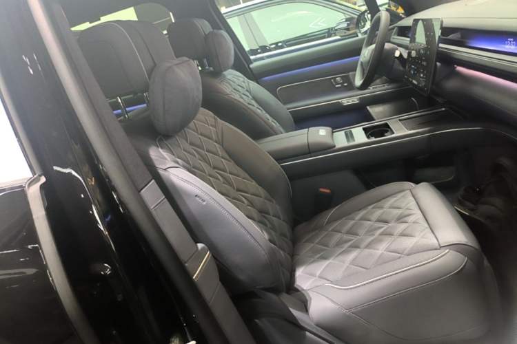 Used Nio ES8 2026 Model 6-seat Executive Luxury Edition Right Front Seat