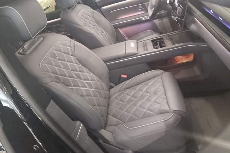 Used Nio ES8 2026 Model 7-seat Executive Luxury Edition Right Front Seat
