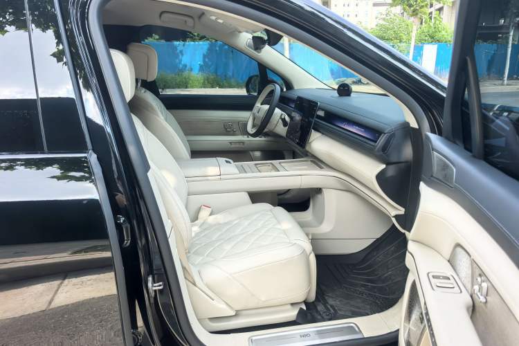 Used Nio ES8 2026 Model 6-seat Executive Luxury Edition Right Front Seat