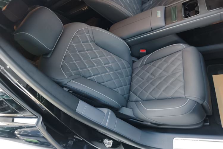 Used Nio ES8 2026 Model 6-seat Executive Luxury Edition Right Front Seat