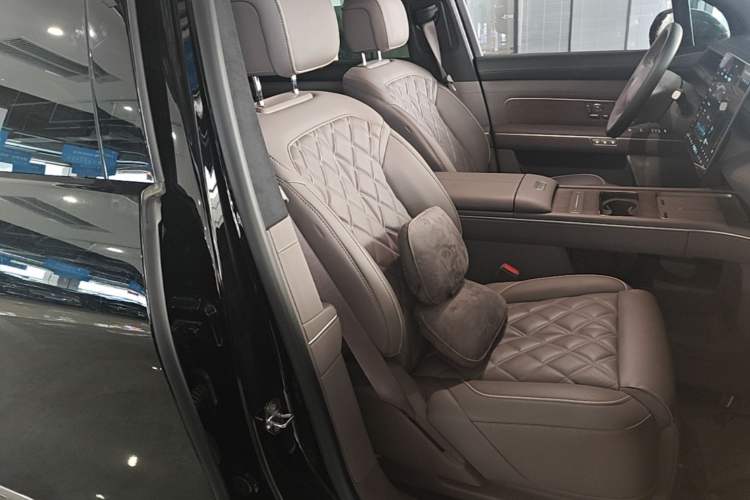 Used Nio ES8 2026 Model 6-seat Executive Luxury Edition Right Front Seat