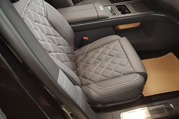Used Nio ES8 2026 Model 6-seat Executive Luxury Edition Right Front Seat