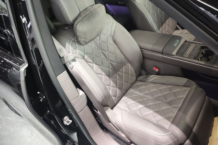 Used Nio ES8 2026 Model 6-seat Executive Luxury Edition Right Front Seat