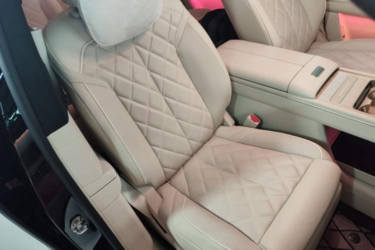 Used Nio ES8 2026 Model 6-seat Executive Signature Edition Right Front Seat