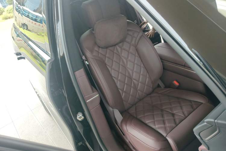 Used Nio ES8 2026 Model 6-seat Executive Signature Edition Right Front Seat