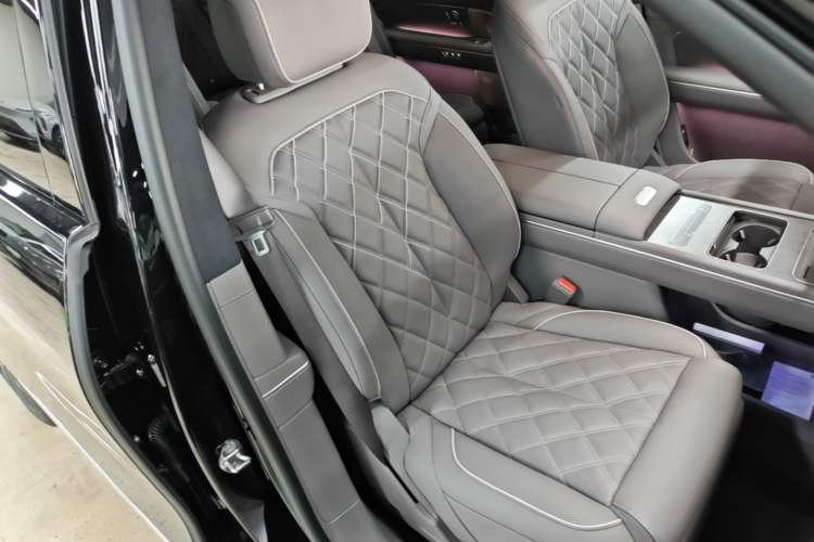 Used Nio ES8 2026 Model 6-seat Executive Luxury Edition Right Front Seat