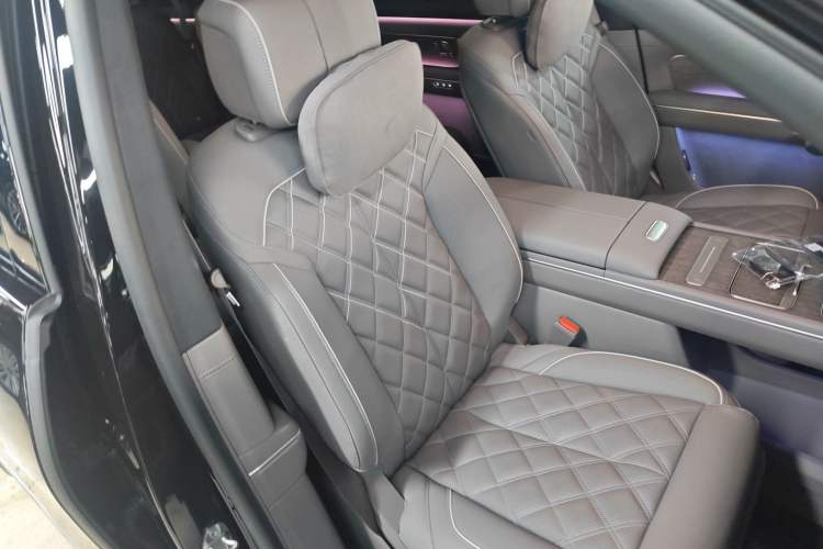 Used Nio ES8 2026 Model 6-seat Executive Luxury Edition Right Front Seat