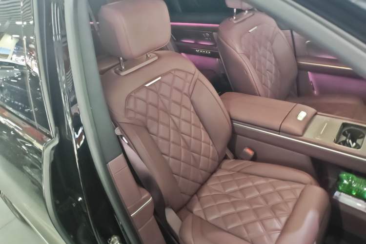 Used Nio ES8 2026 Model 6-seat Executive Signature Edition Right Front Seat