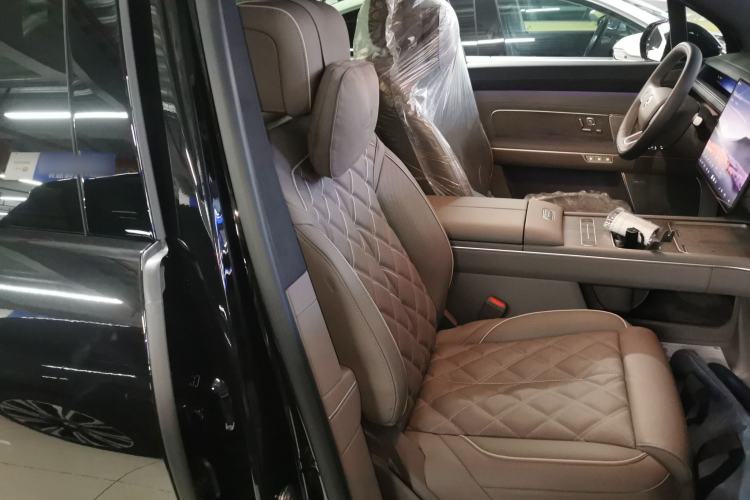 Used Nio ES8 2026 Model 6-seat Executive Luxury Edition Right Front Seat