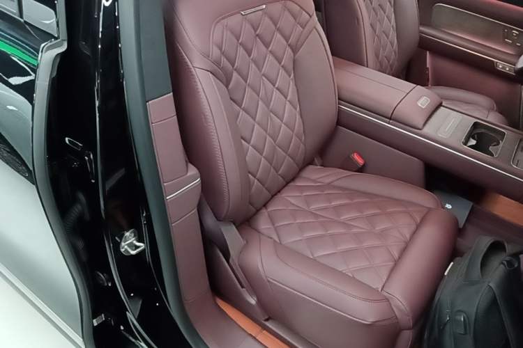 Used Nio ES8 2026 Model 6-seat Executive Signature Edition Right Front Seat