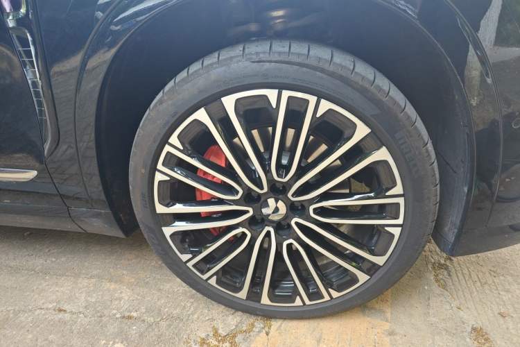 Used Nio ES8 2026 Model 6-seat Executive Signature Edition Right Front Wheel Hub