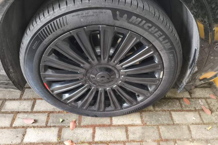 Used Nio ES8 2026 Model 6-seat Executive Luxury Edition Right Front Wheel Hub