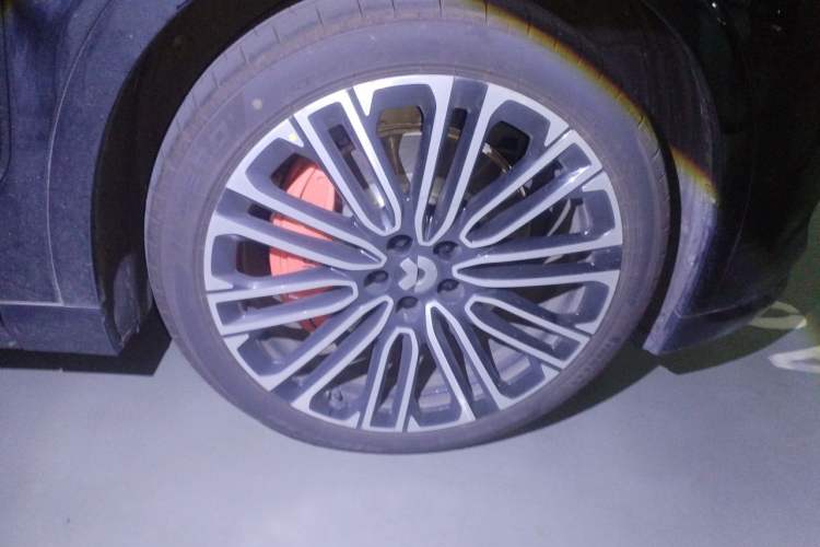 Used Nio ES8 2026 Model 6-seat Executive Signature Edition Right Front Wheel Hub