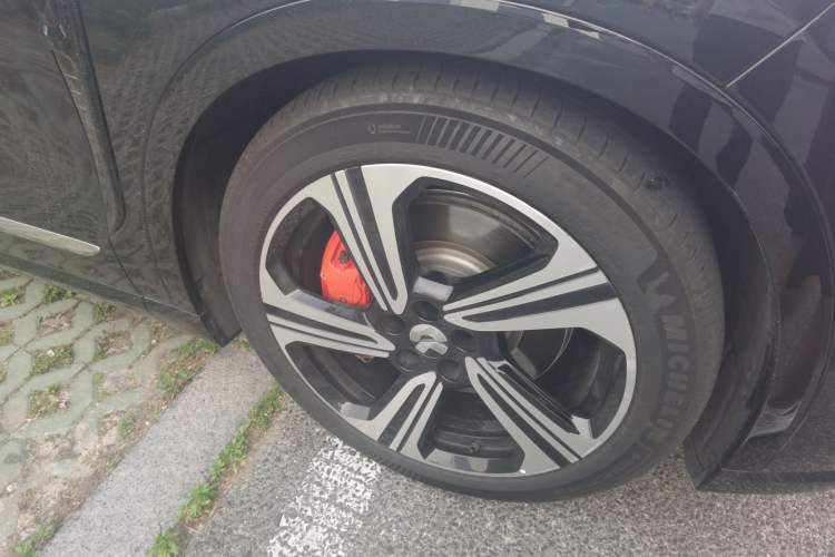 Used Nio ES8 2026 Model 6-seat Executive Luxury Edition Right Front Wheel Hub