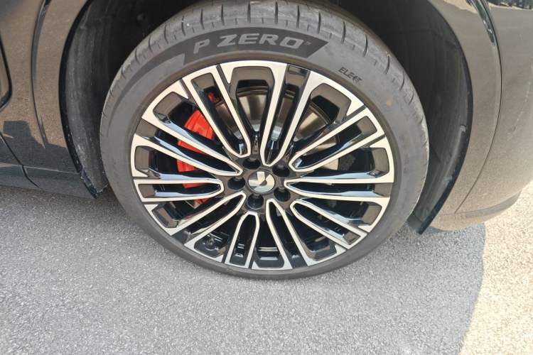 Used Nio ES8 2026 Model 6-seat Executive Signature Edition Right Front Wheel Hub