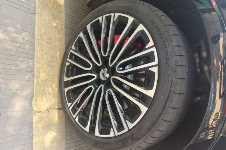 Used Nio ES8 2026 Model 6-seat Executive Signature Edition Right Front Wheel Hub