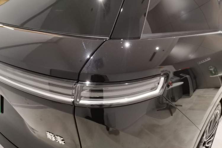Used Nio ES8 2026 Model 6-seat Executive Signature Edition Right Rear Taillight