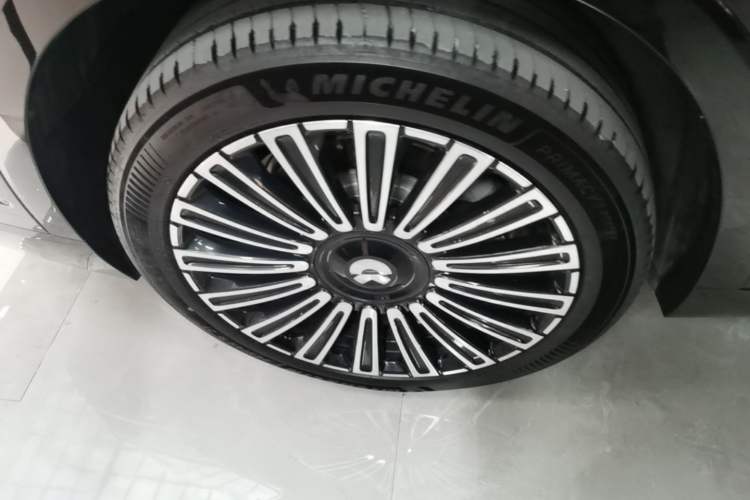 Used Nio ES8 2026 Model 6-seat Executive Luxury Edition Right Rear Wheel Hub