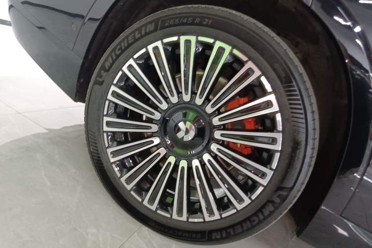 Used Nio ES8 2026 Model 7-seat Executive Luxury Edition Right Rear Wheel Hub